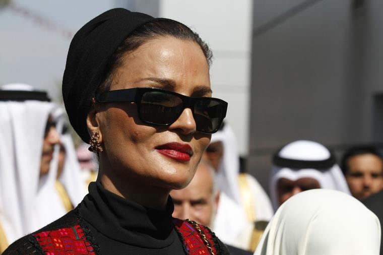 Žena sa 7 doktorata, 5 sinova i 2 ćerke: Upoznajte suprugu katarskog emira, damu besprekornog stila! (FOTO)