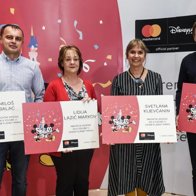 Proglašeni pobednici nagradne igre „Banca Intesa i Mastercard vas vode u Disneyland® Paris na proslavu 90 godina Mickey Mouse magije"