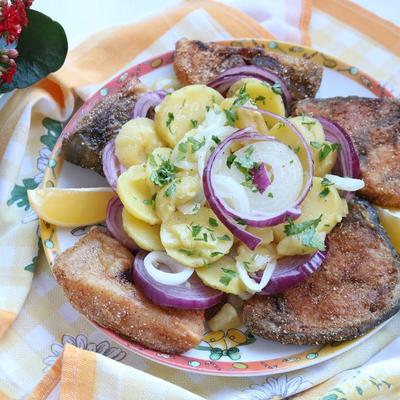Najbogatiji posni obrok: Hrskavi šaran i krompir salata! (RECEPT)