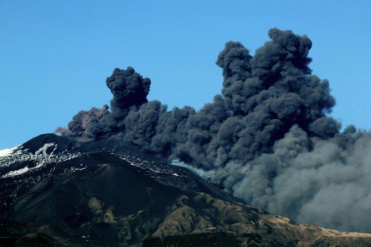 Sicilija: Erupcija vulkana Etna izazvala seriju zemljotresa