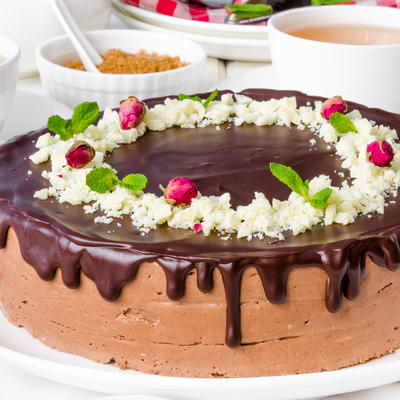Bečka torta Lind: Nikad lakši i ukusniji desert za prazničnu trpezu! (RECEPT)
