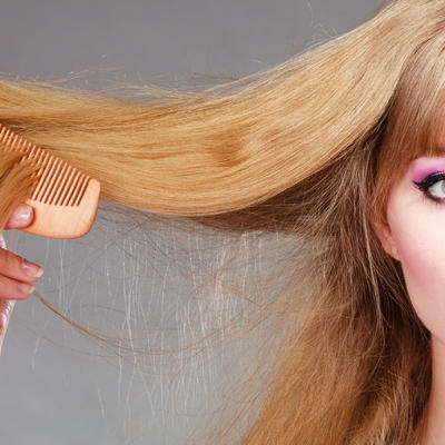 Vaša kosa je beživotna i ispucala: Uz ova 3 saveta povratite joj sjaj i zdrav izgled!