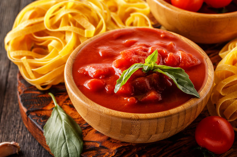 Italijanski sos od paradajza: Idealan za pastu, kao preliv ili uz meso - svi će ga obožavati!(RECEPT)