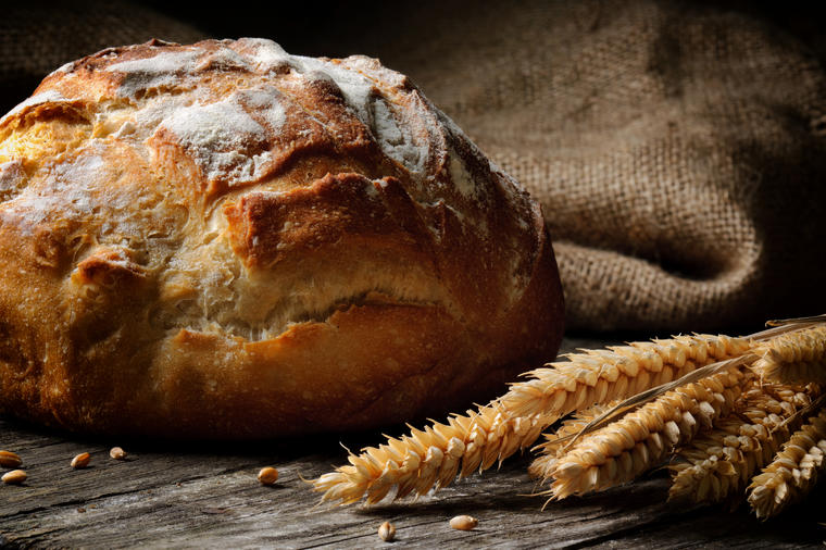 Napravite seljački hleb: Spolja hrskav, a unutra toliko mekan da se topi u ustima! (RECEPT)