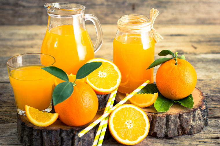 Gotov je očas posla, a vrvi od vitamina C: Ovaj domaći sok od pomorandže morate probati! (RECEPT)