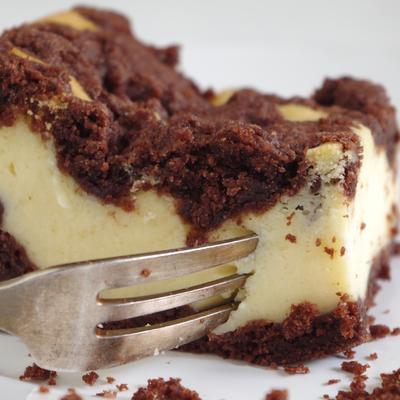 Ruska čupava torta: Kombinacija čokoladnog testa i krema od vanile! (RECEPT)
