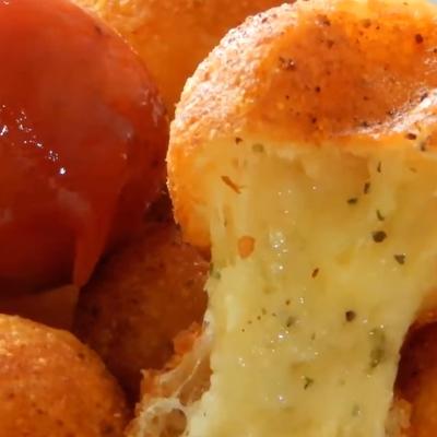 Šta se dobije kad se umuti sir, jaje i brašno: Slane krofnice koje ćete praviti bukvalno uz sve!