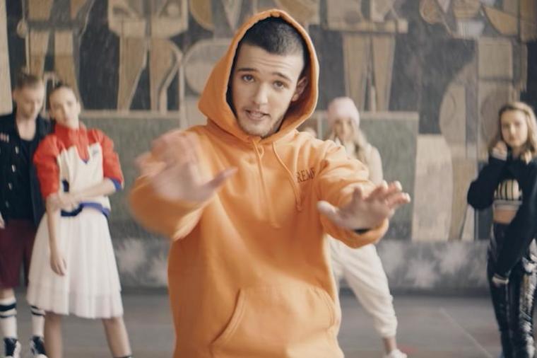 Nova pop zvezda i miljenik tinejdžerki napravio lom: Mateya izbacio singl "Fight"!