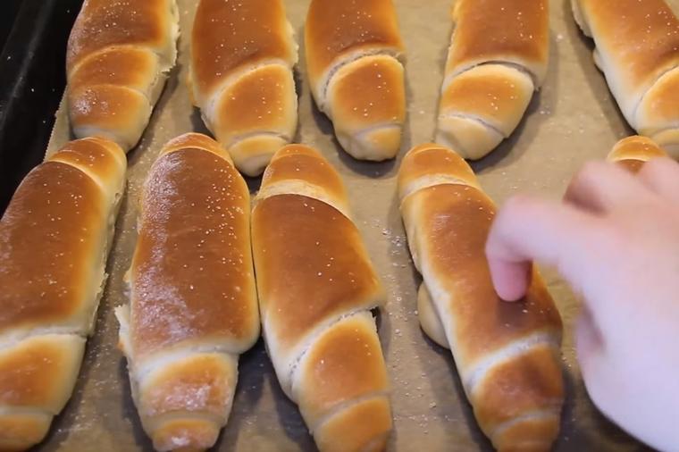 Domaće kifle od ludog testa: Bolje nego iz pekare! (RECEPT, VIDEO)