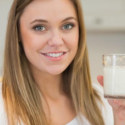 Zdravije nego što ste mislili: Zbog ovoga biste trebali redovno da pijete ovseno mleko!
