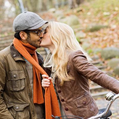 Naučnici otkrili: Evo koja je idealna razlika u visini između parova za savršeni poljubac!