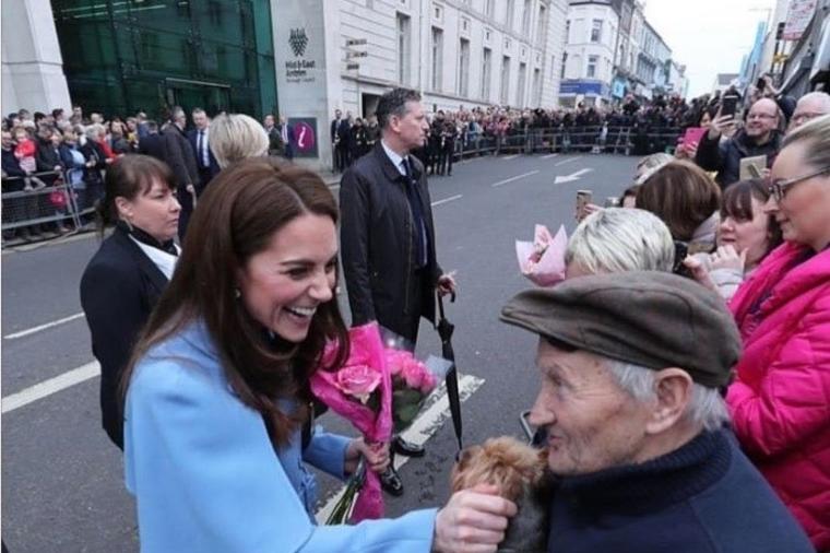 Kako je to biti princeza: Harizmatična Kejt Midlton oduševila mladu obožavateljku svojim odgovorom! (FOTO, VIDEO)