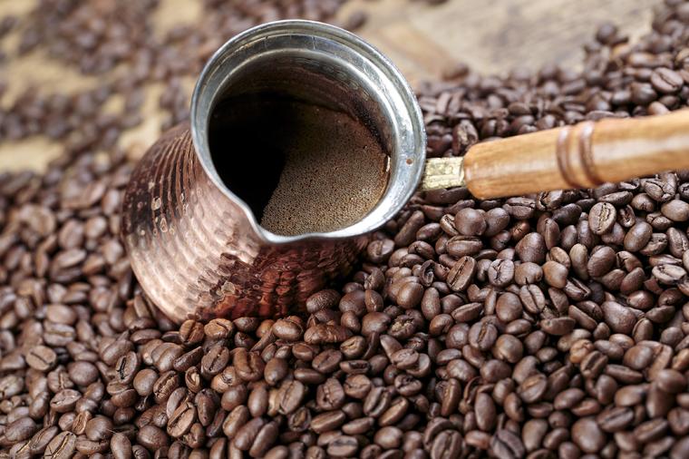 Neverovatno šta sve možete: 4 razloga zašto više nikada nećete bacati talog od kafe!