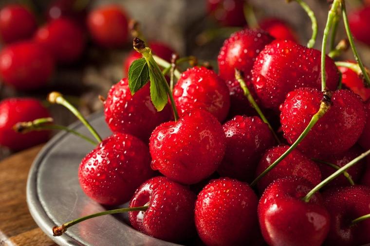 Crvena hrana je čuvar zdravlja: Zbog čega je boja voća i povrća važna za čoveka?