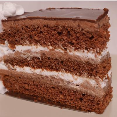 Posna čokoladna torta: Dva penasta fila, tri još mekše kore! (RECEPT, VIDEO)