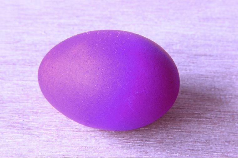 Ljubičasta vaskršnja jaja bez muke i veštačkih farbi: Kako da dobijete svetlucavu kraljevsku boju u jednom potezu!