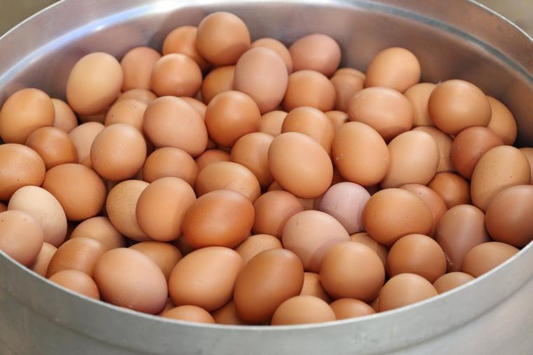 Važna pravila za kupovinu i pripremu jaja za Vaskrs: Koliko se kuvaju da ne popucaju, koliko mogu da stoje na sobnoj temperaturi!