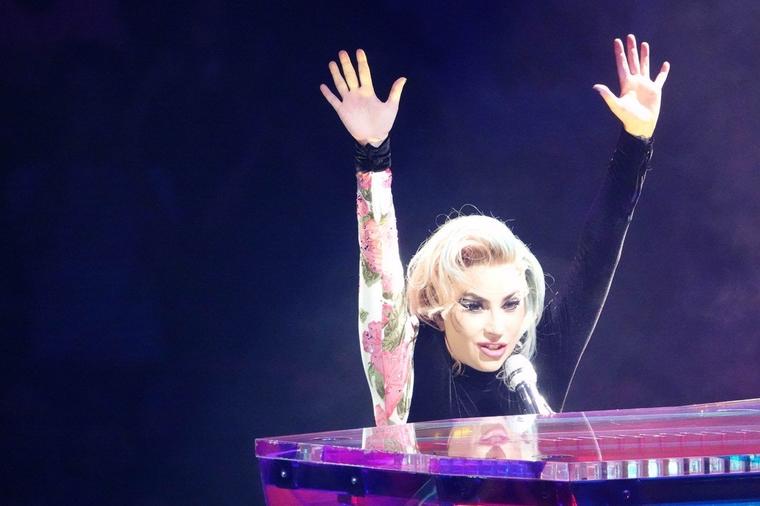 Lejdi Gaga brutalno iskrena u novoj knjizi: Eksperimentisala sam sa drogom u umetničke svrhe! (FOTO)