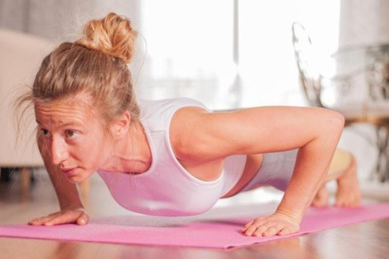 Ove vežbe nisu za žene: Meko žensko telo pretvaraju u mišićavu gromadu!
