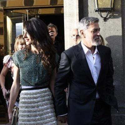 Amal zaljubljenija nego ikad: Javno ljubila Džordža Klunija tokom noćnog izlaska! (FOTO)