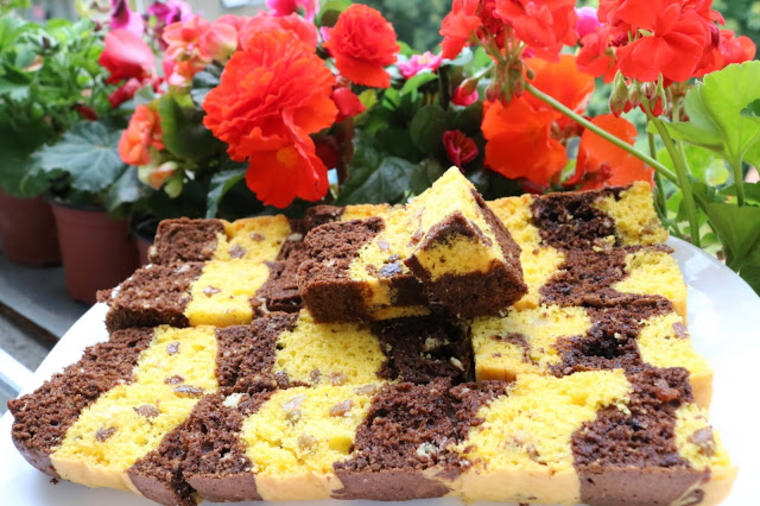 Bakin šareni čokoladni kolač: Neodoljiv desert koji osvaja na prvi zalogaj! (RECEPT,VIDEO)