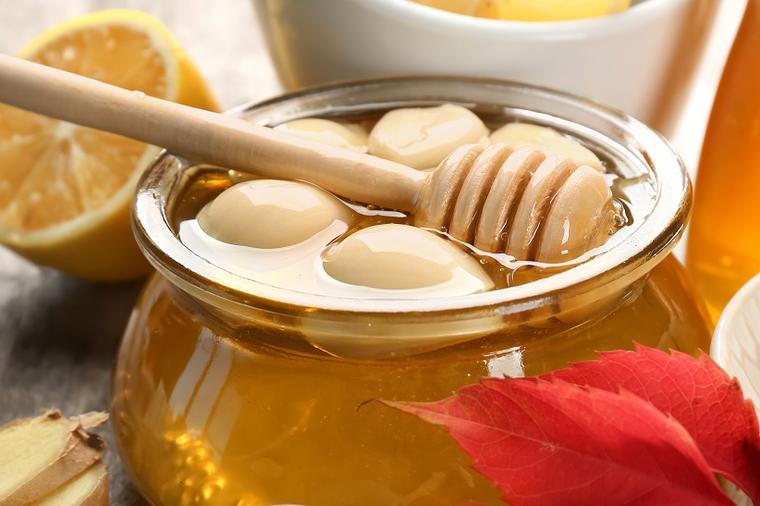 Med, limun i jaja sa ljuskom: Najmoćniji recept za imunitet i jake kosti je pronađen!