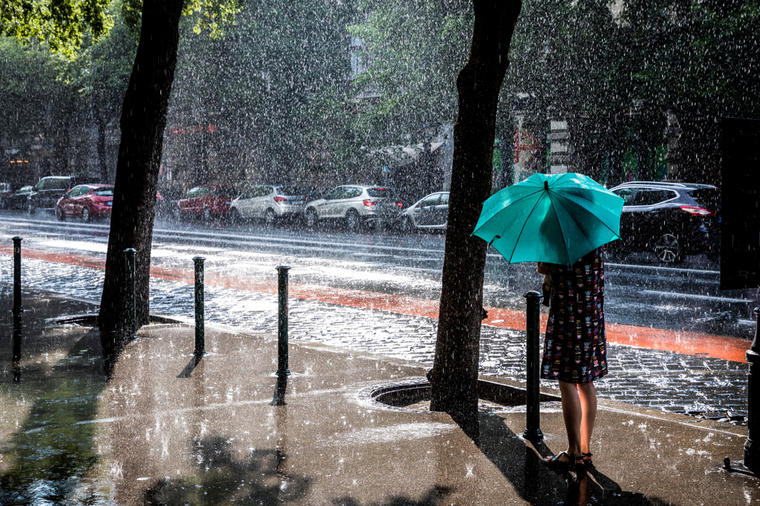 Upozorenje meteorologa: Do subote pljuskovi, grmljavina i oluje širom Srbije
