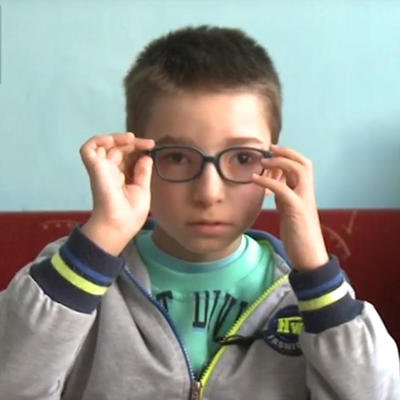 Pomozimo Novaku (10) da sačuva vid: Do 10. juna hitno potrebno 200.000 dinara!