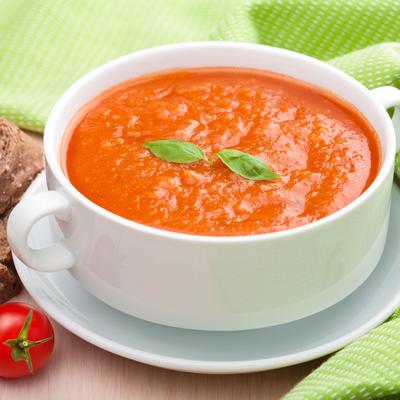 Gaspaćo hladna supa od paradajza: Gotova za 15 minuta, osvežava kao sladoled! (RECEPT)