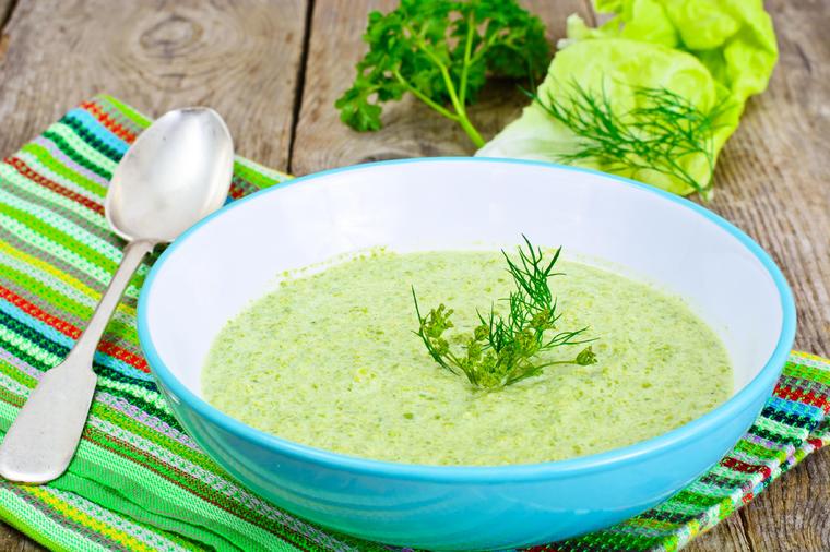 Zelena supa po receptu čuvenog kuvara: Samo 3 sastojka, a ukus je očaravajući! (RECEPT)
