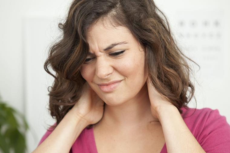 Hronični bolovi u kičmi, vratu i zglobovima: Ovo je najefikasnija terapija koju možete primeniti kod kuće!