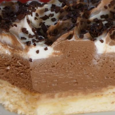 Čokoladno ludilo: Za tačno 8 minuta speman je najkremastiji kolač na svetu! (RECEPT)
