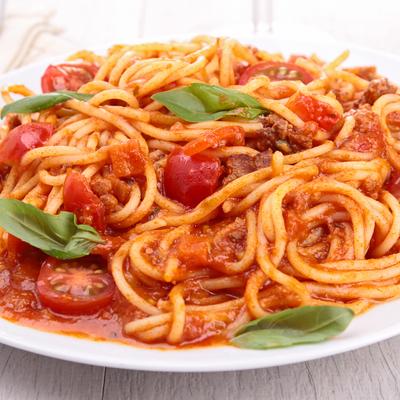 Špagete u ala putaneska sosu: Primamljiv miris, očaravajući ukus! (RECEPT)