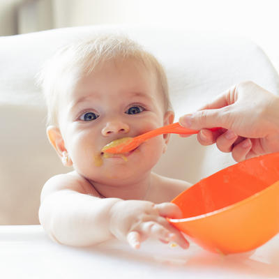 Koje namirnice su pravi izbor: Čime treba da hranite bebu kada prestane da pije mleko