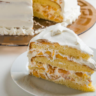 Jednostavna, a božanstvena torta sa kajsijama: Sočni ukus koji se pamti! (RECEPT)