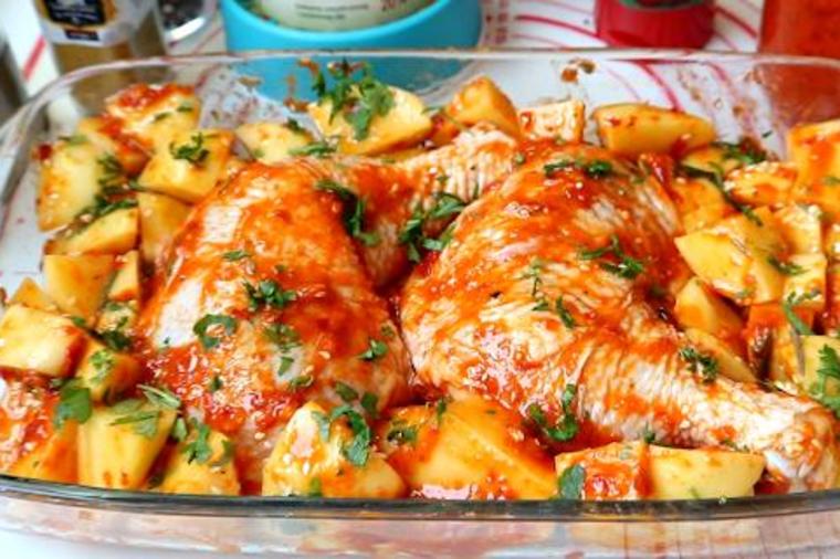 Piletina s krompirom u ljutoj marinadi: Ručak bez konkurencije! (RECEPT)