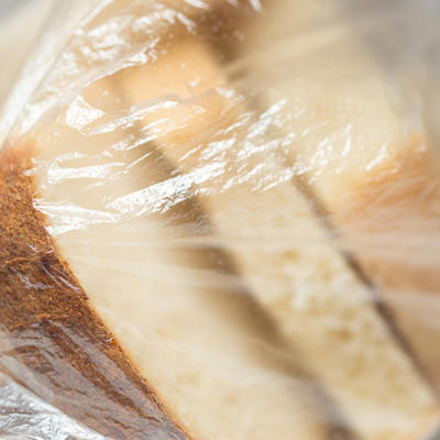 Hleb nikad ne treba da držite u kesi, pogotovo plastičnoj: Evo zbog čega!