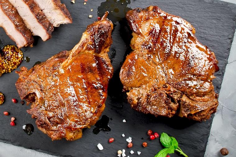 Zašto vam meso ispada suvo, žilavo i prepečeno: 5 najvećih grešaka u pripremi svinjetine!