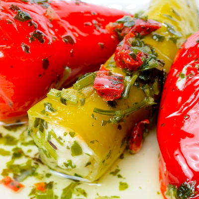 Savršen letnji obrok: Punjene paprike sa sirom! (RECEPT)