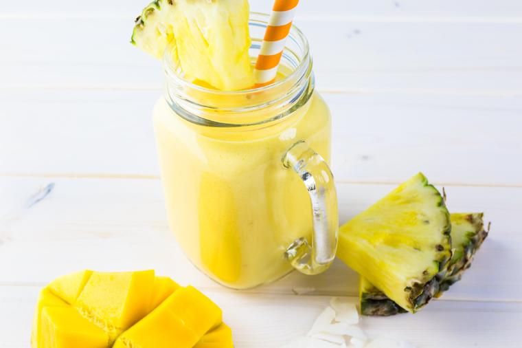 Zdravo, ukusno i hranjivo: Smuti od ananasa koji topi kilograme! (RECEPT)
