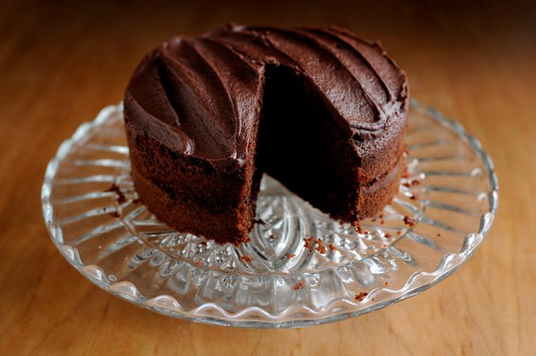 Čokoladna torta bez brašna: Ukus savršenstva gotov za tren oka! (RECEPT)