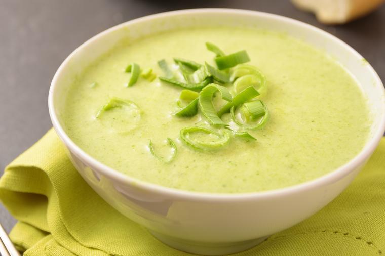 Krem supa od praziluka: Gusto božanstvo ukusa sa pikantnim začinom koji neutrališe masnoću! (RECEPT)