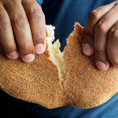 Arapski hleb od griza: Pecivo na koje ćete se navući! (RECEPT)