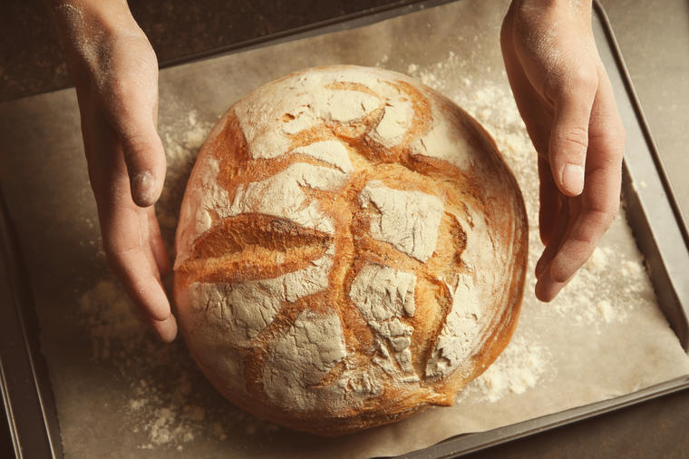 Kafanska pogača: Recept po kojem ćete stalno mesiti hleb