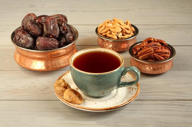 Ovaj čaj je pravi lek za višak kilograma i smirivanje nervoze: Samo vam trebaju orasi i voda! (RECEPT)