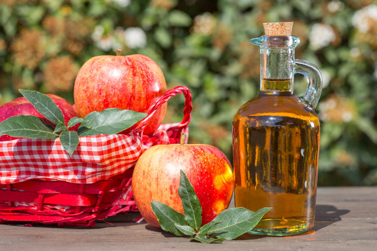 Uveravaju vas da jabukovo sirće čini čuda za zdravlje: Ovih 10 mitova morate odmah da odbacite!