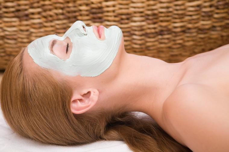 Očistite lice bez skupih tretmana: Akne i mitiseri će biti prošlost!