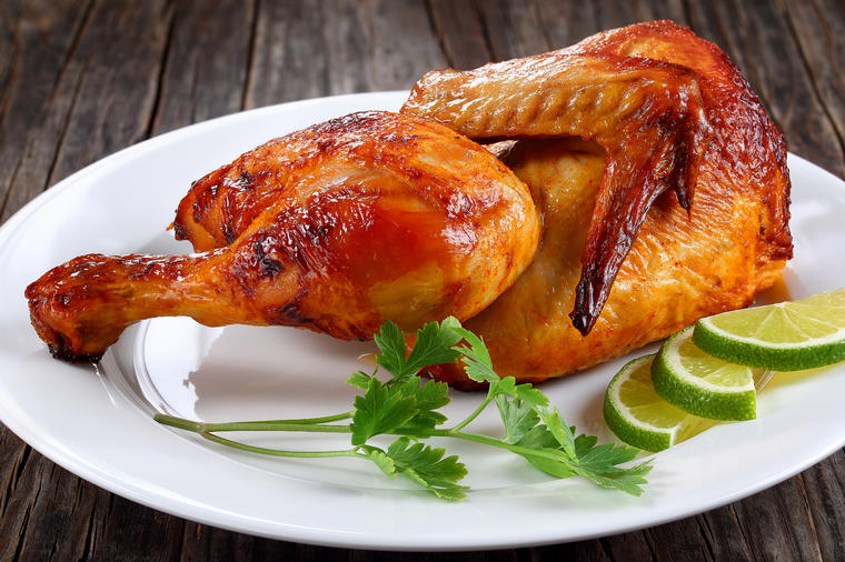 Aromatična piletina za uživanje svih čula: Sočna i hrskava, prste da poližete! (RECEPT)