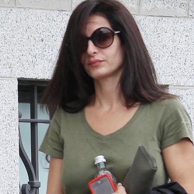 Sestra Amal Kluni završila u zatvoru!