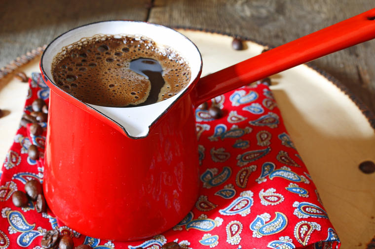 Slikovni rezultat za Ako hoćete da živite dugo i da budete zdravi: U domaću kafu dodajte ovo! (RECEPT)